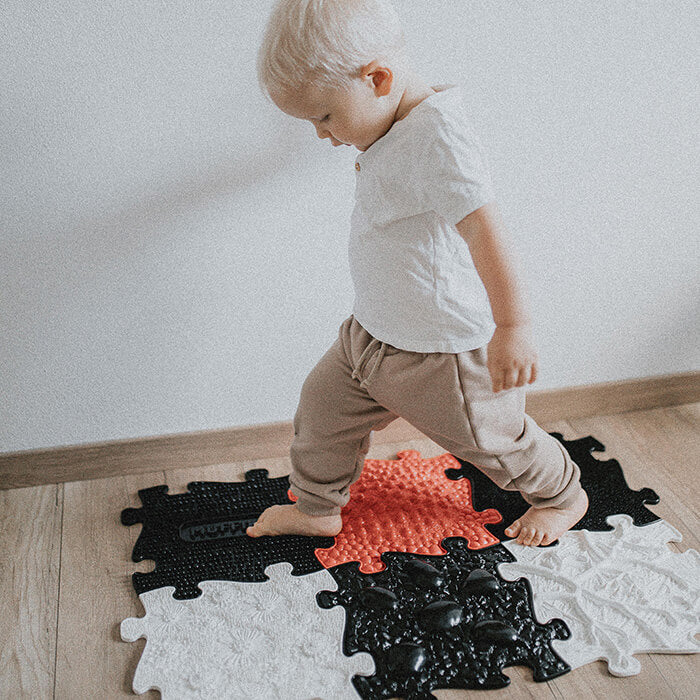 משטחי פאזל תחושתיים - שחור לבן